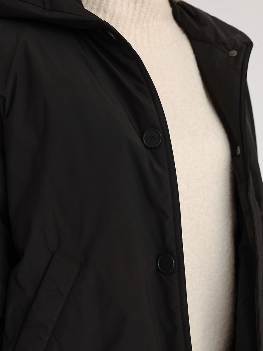 Пальто черное с объемным воротником